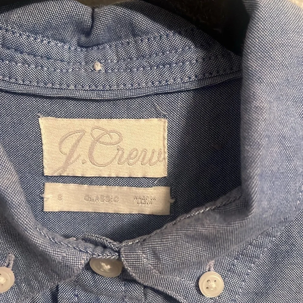 🔘J.Crew Flex Washed Button Up Lightweight Denim Slim And Untucked Vintage